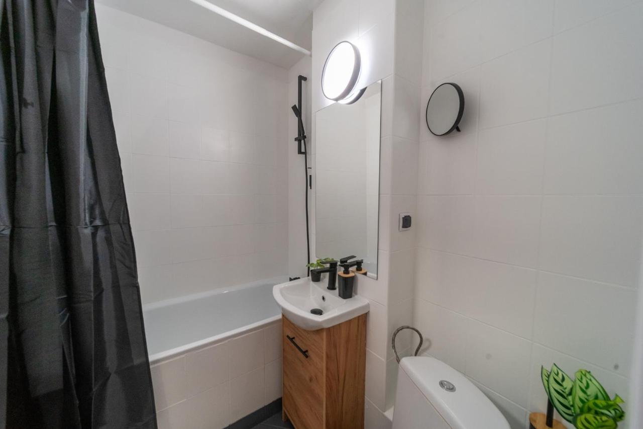 Metro Lux Home Apartment Varsó Kültér fotó